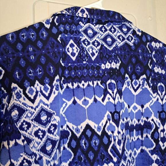 Chicos Zenergy Full Zip White Blue Lightweight Windbreaker Jacket Size 2 - Picture 9 of 9